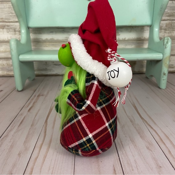 🚫SOLLD🚫 Grinch Gnome Handmade Plaid Flannel Festive Christmas Holiday Decor - Picture 8 of 11